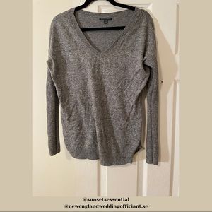 American Eagle Grey V Neck Sweater